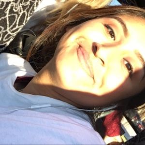 Meet your Posher, Lesly